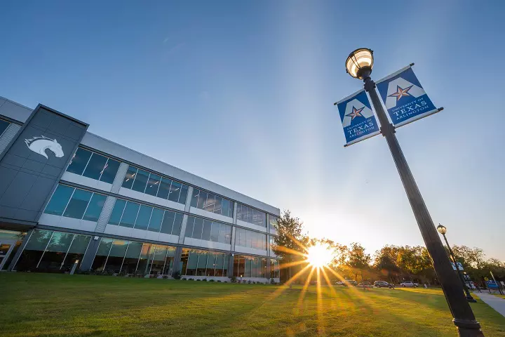 University of Texas, Arlington: Admission, Courses, Fees, Ranking ...